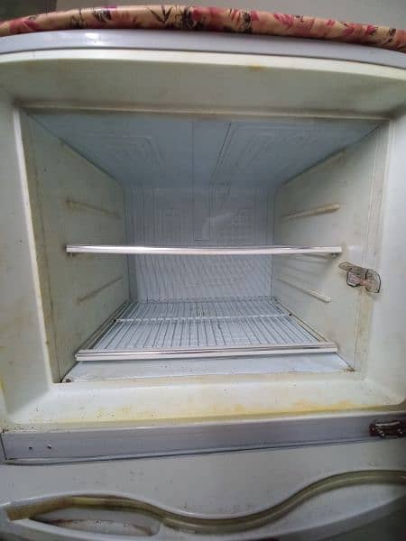 Dawlance Refrigerator Model 9188D 6