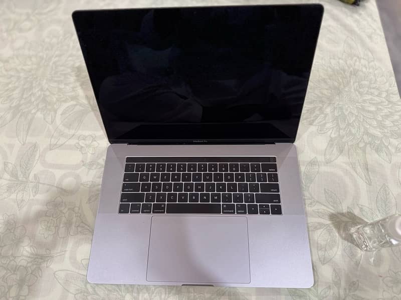 MacBook Pro 2017 0