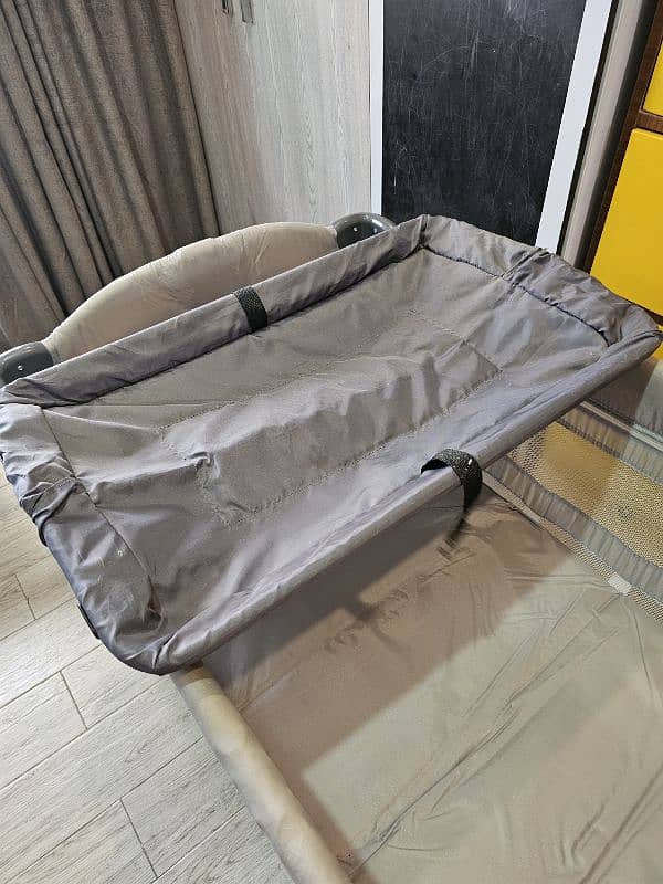 Hauck sleep n play cot 2