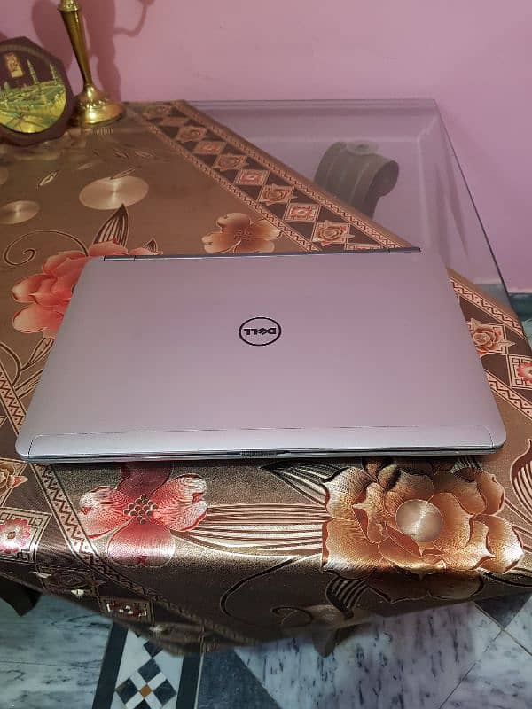 dell i5 4th gen with 6gb Amd Graphics 2