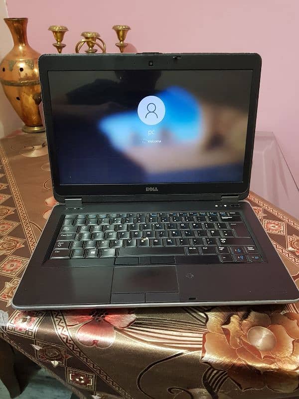 dell i5 4th gen with 6gb Amd Graphics 5