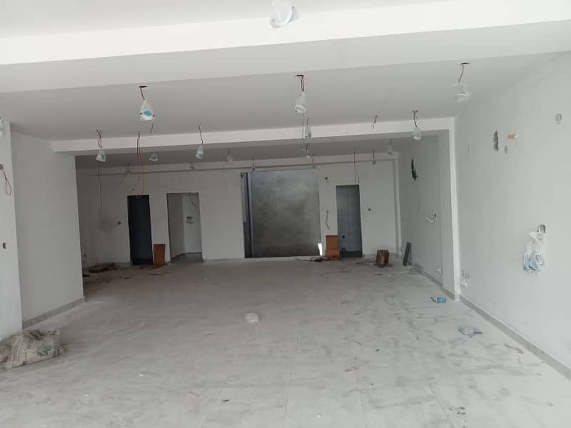 Main MM Alam Road Gulberg Ground Floor 5000sq. ft shop 2