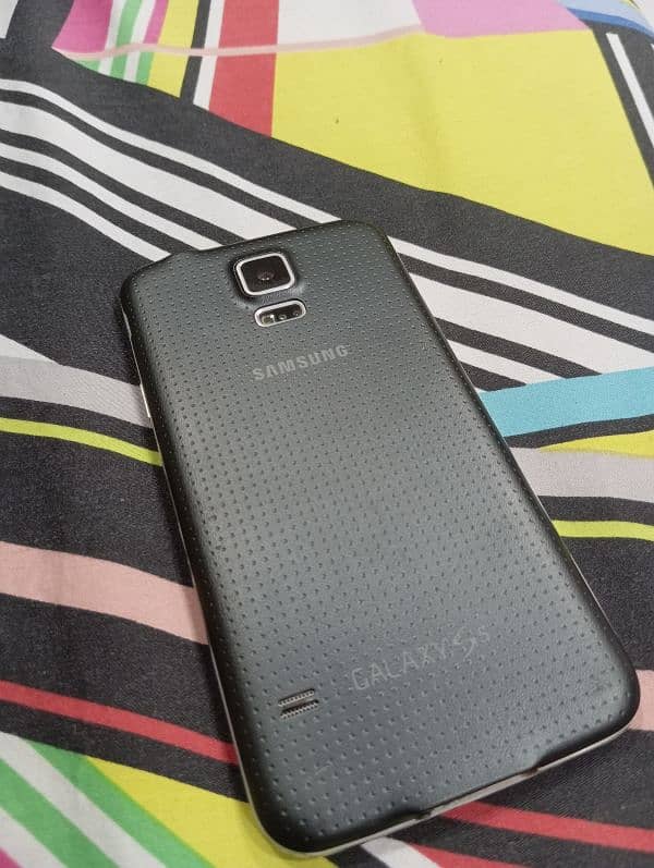 Samsung Galaxy S5 SM-G900A 1