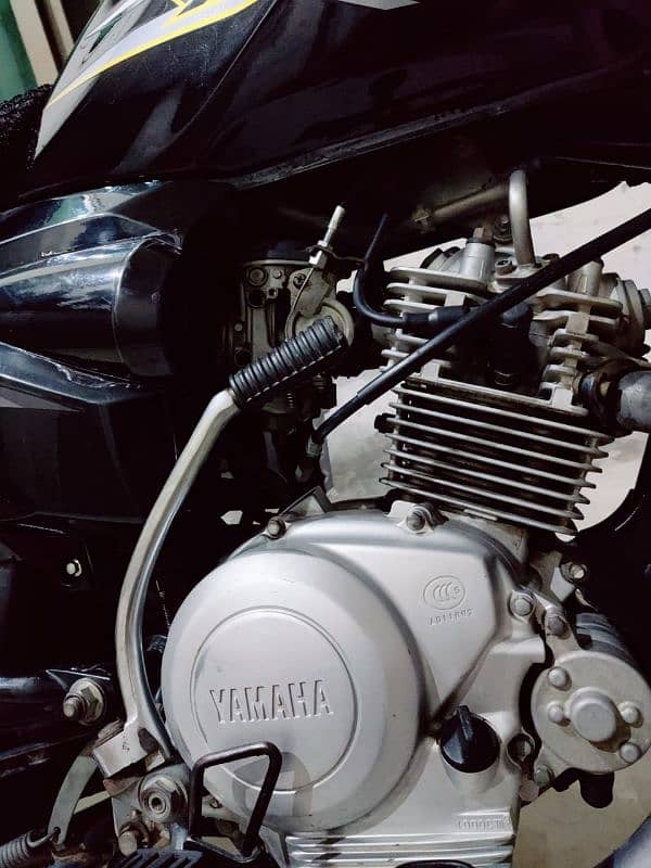 Yamaha YB 125 1