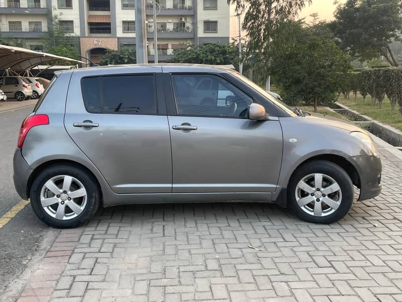 Suzuki Swift 2014 1.3 DLX . Excellent interior 0