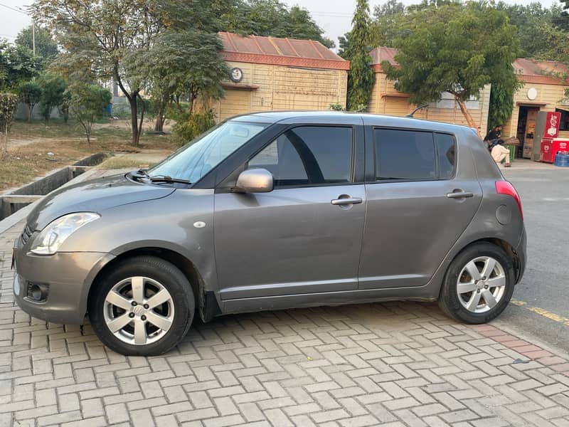 Suzuki Swift 2014 1.3 DLX . Excellent interior 1