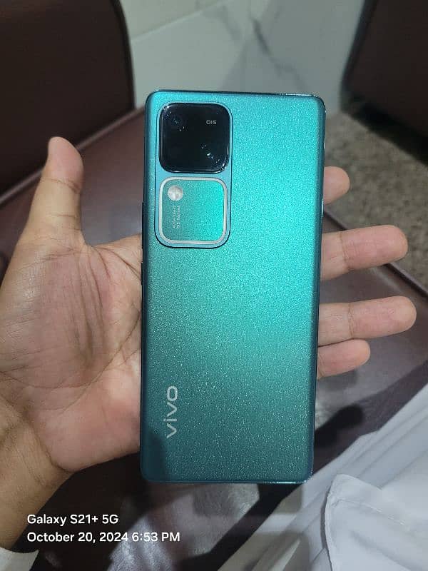 vivo V30 full box 6 month wrnti 3