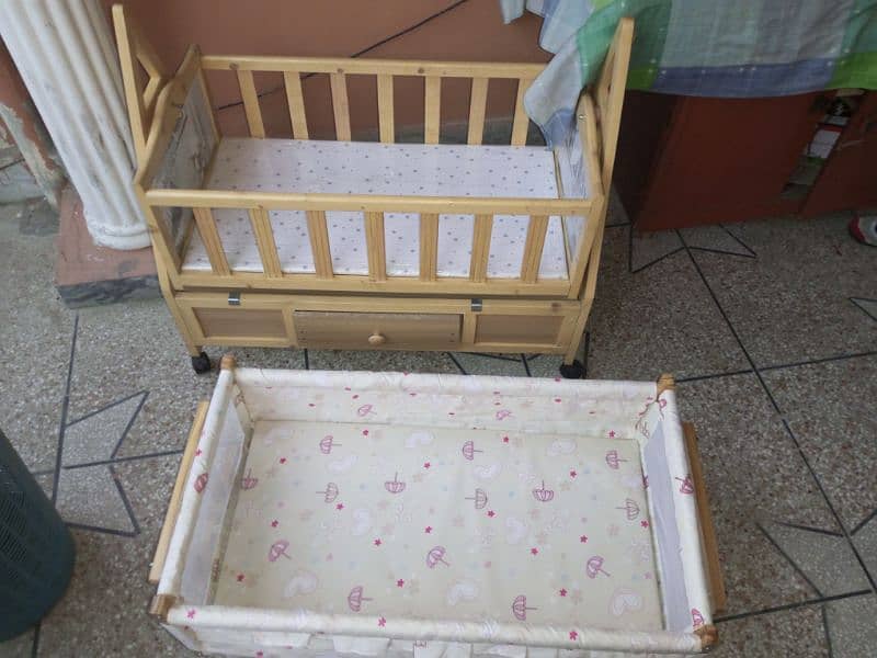 baby cott and swing for sale 2