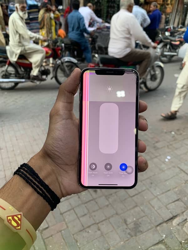 iPhone XS 256gb pta dual offical serious buyer no exchange 4