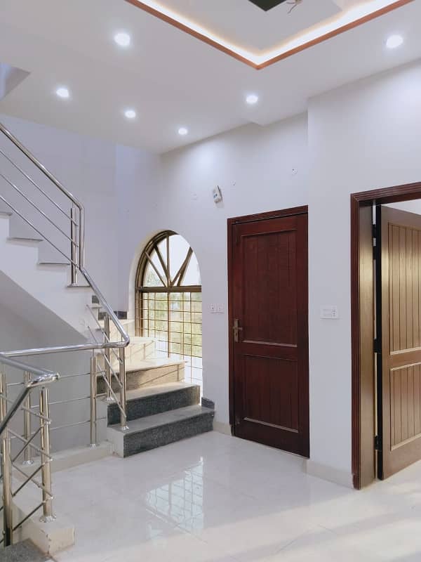 Brand New House In Central Park Lahore | LDA Approved | Nearby Hospital & Park 17