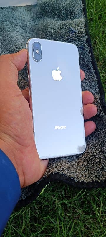 I phone x 64 GB PTA official apperoved hai urgent sell full packing 0