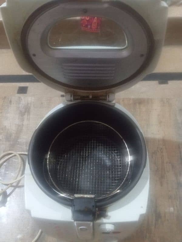 Air fryer 4