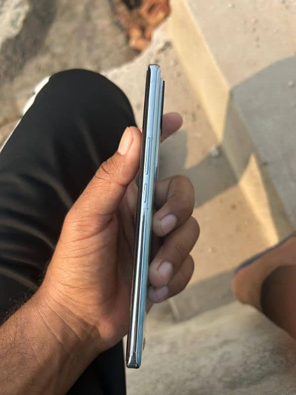 vivo v30 4