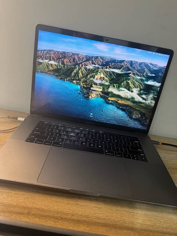 MacBook Pro 2017 15 Inch 1