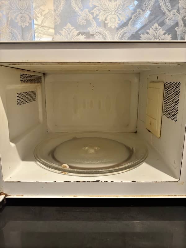 LG Microwave 1