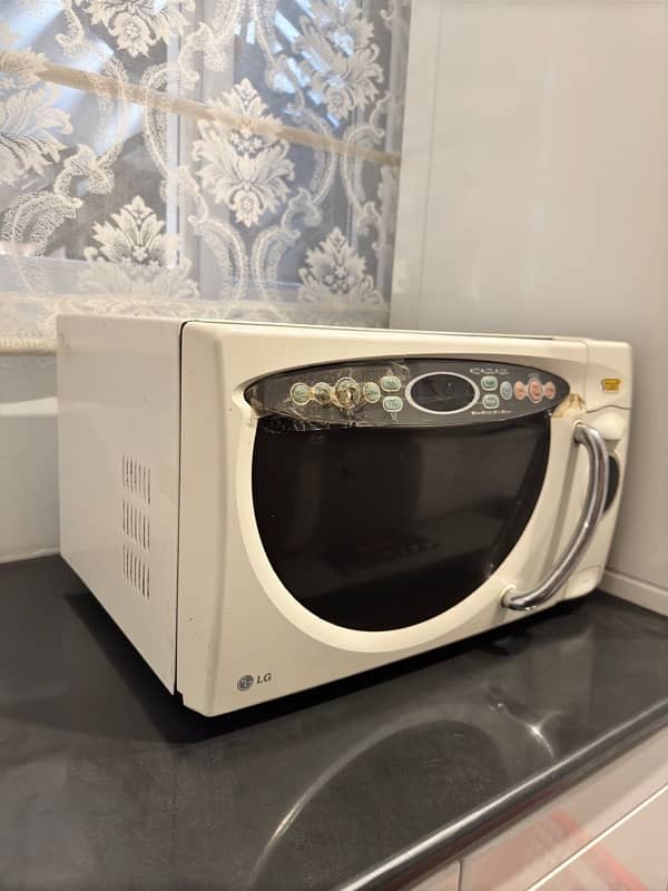 LG Microwave 2