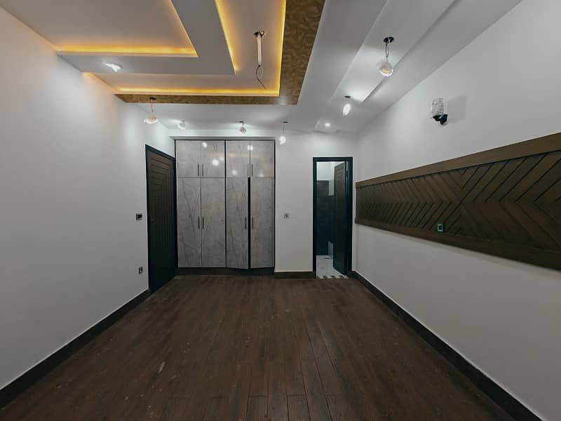 1 KANAL UPPER PORTION FOR RENT IN IEP ENGINEERS TOWN 3