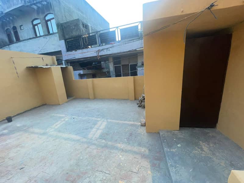 4.15 Marla Houses for Buy in Madina Colony, Lahore 2