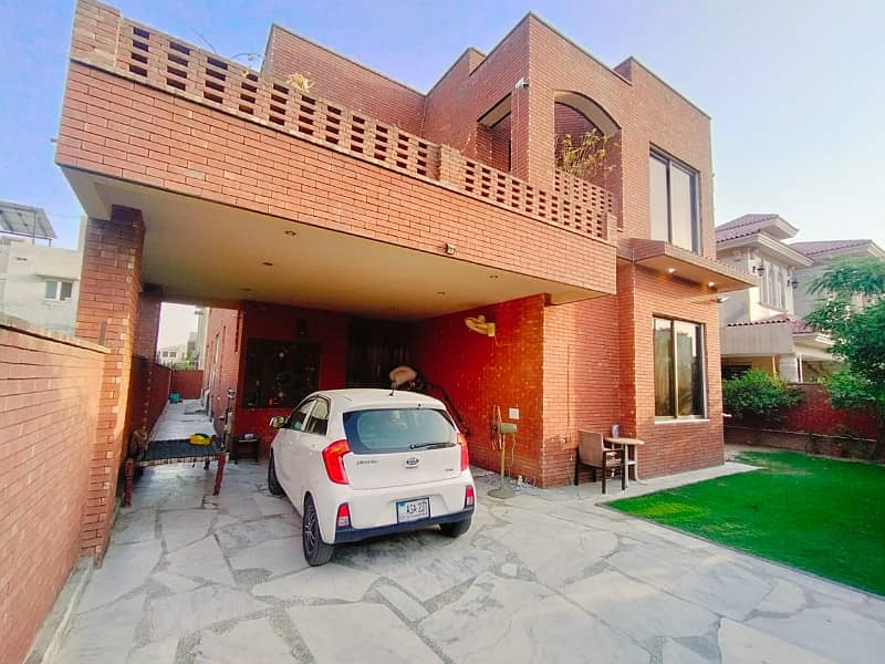 DHA Phase 6 Fully Furnished Artists House Ideal For Weedings 29