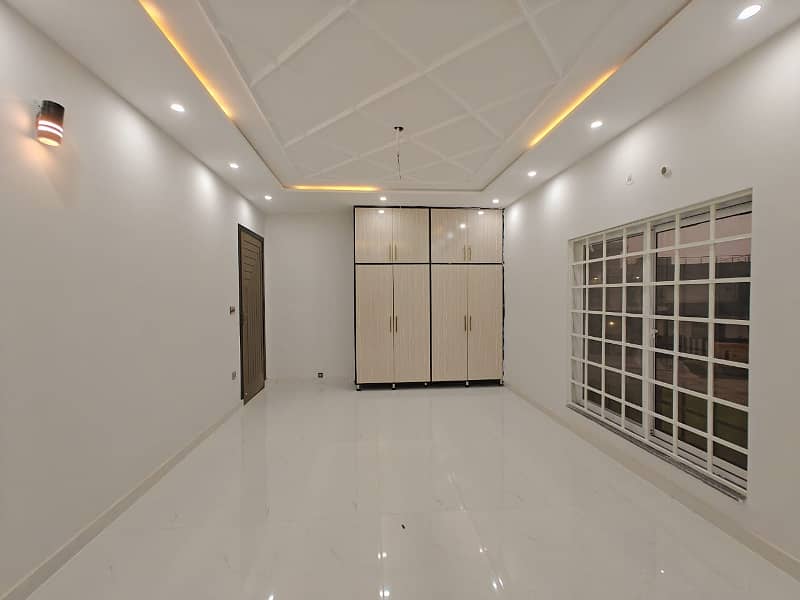 1 KANAL UPPER PORTION FOR RENT IN IEP ENGINEERS TOWN 2