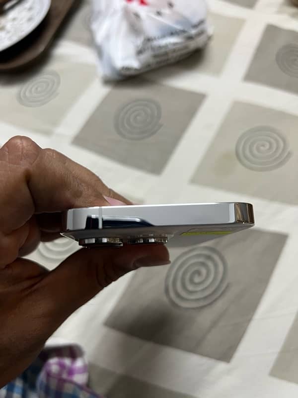 iPhone 14 pro 256 GB PTA Approved 4