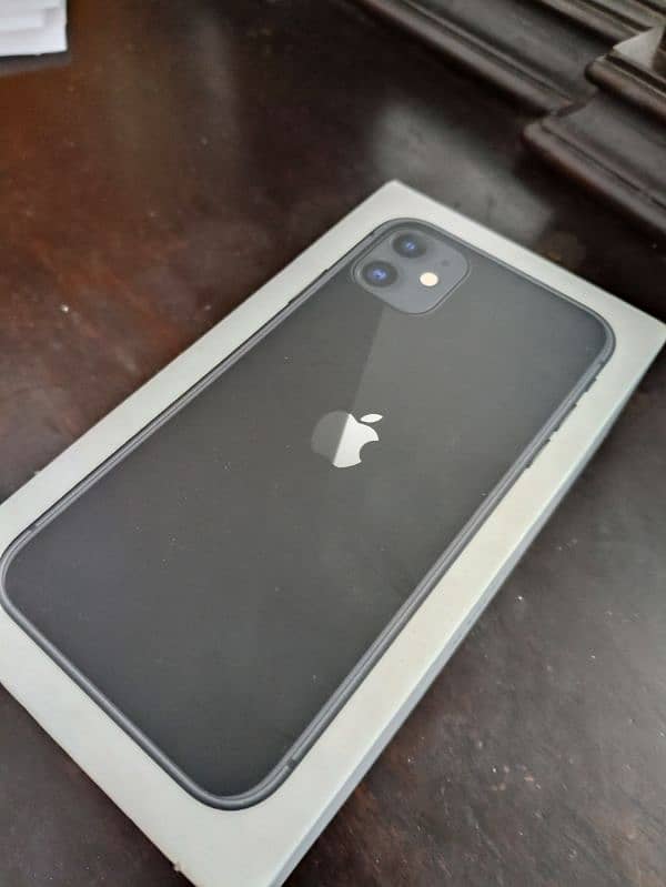 iPhone 11 64gb Factory unlocked 9