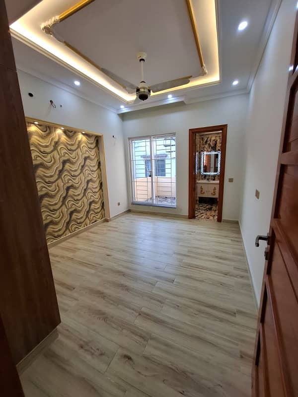 10 Marla House For Sale In Paragon City Lahore 12