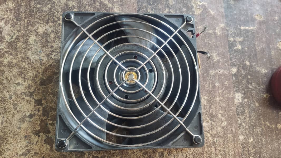 12 V dc fan 1