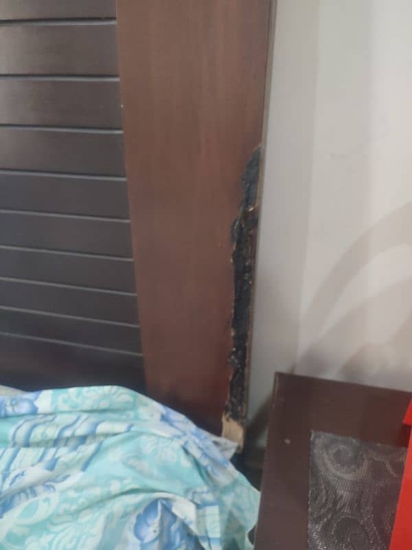 bed urgent sale 3