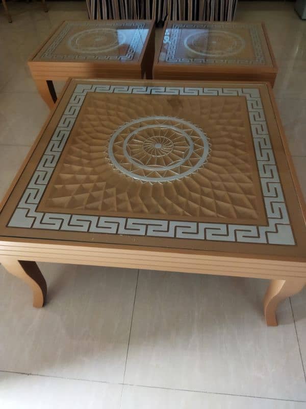 Center Table Set 10/10 Condition with Glass Top 5