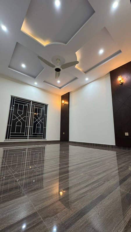 10 Marla Brand New 1st Entry House With Basement In Golf View Residencia ph 1 Bahria Town Lahore 19