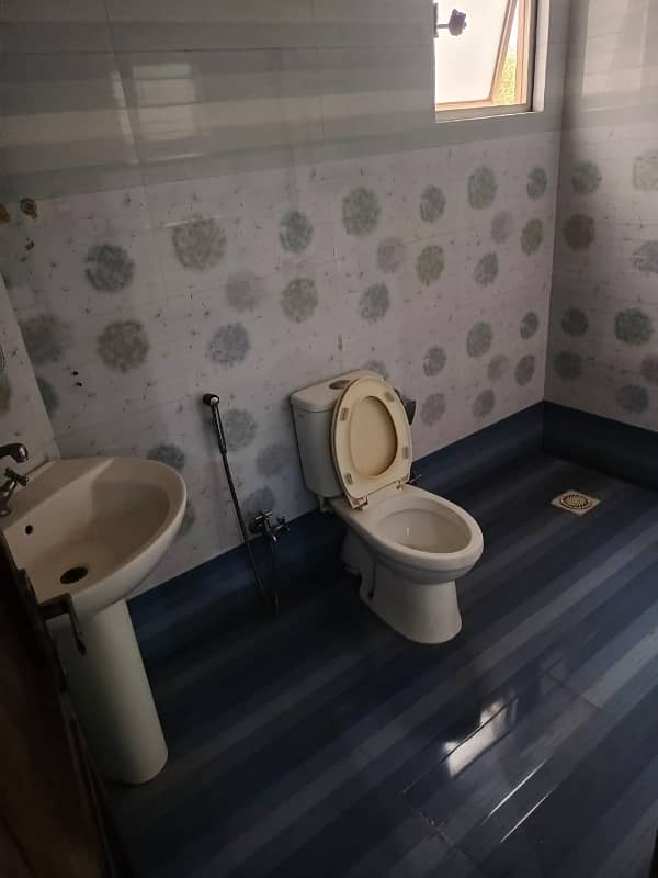 10 Marla 2 Bed Upper portion Available For Rent In Gulbahar BLock Sector B Bahria Town Lahore 3