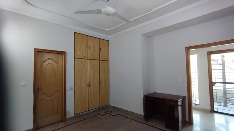 8 Marla Upper Portion 3 Bed Room Available For Rent In Umar Block Sector B Bahria Town Lahore 4