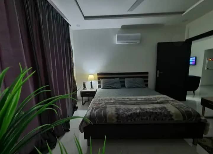 2 bedroom flat for rent in daily basis on Bahria town Lahore 6