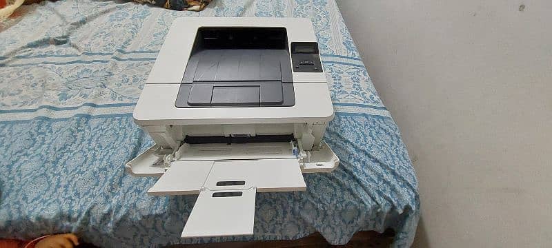 HP Laser Jet Pro M404dn 2