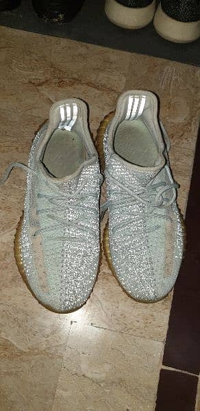 adidas yeezy boost original (reflector) size. euro 40 pak 7/7.5 2