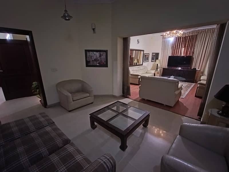 DHA FURNISHED GUEST House short and long term it's per Day rent 25