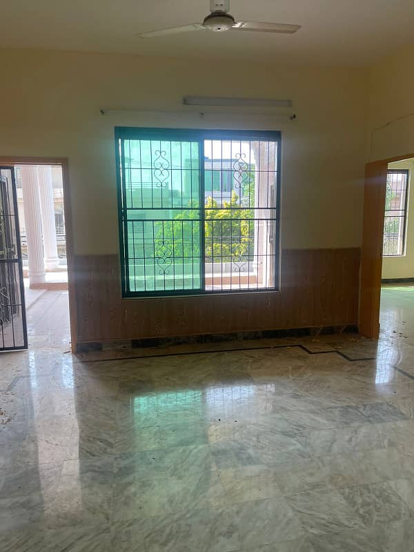 1 Kanal Upper portion is For rent in Wapda Town Lahore. 9