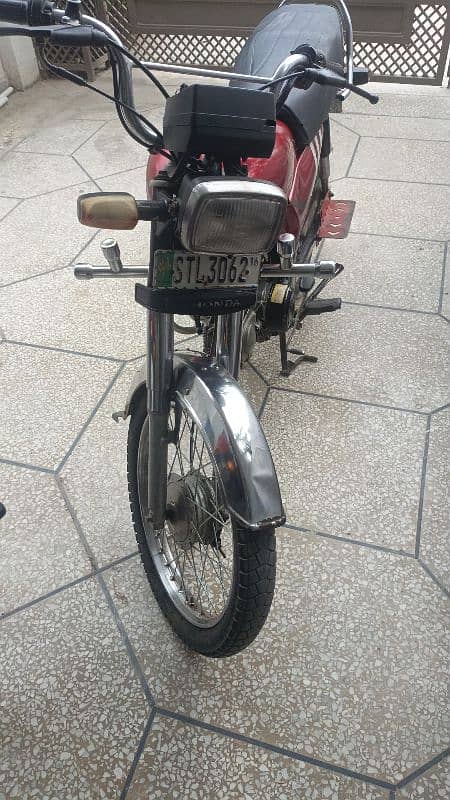 Honda CD 70 Motorcycle 0