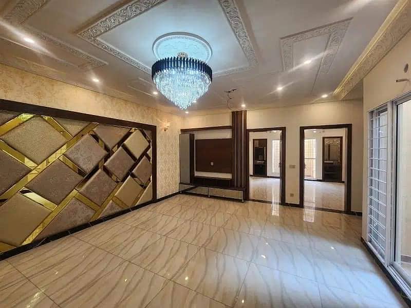 10Marla Brand New House Available For Rent in Overseas C Block Bahria Town Lahore 4