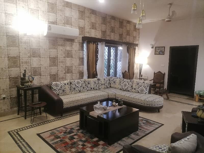 16.5 Marla Lavish House For Sale in Abdullah Garden Amina Block 13