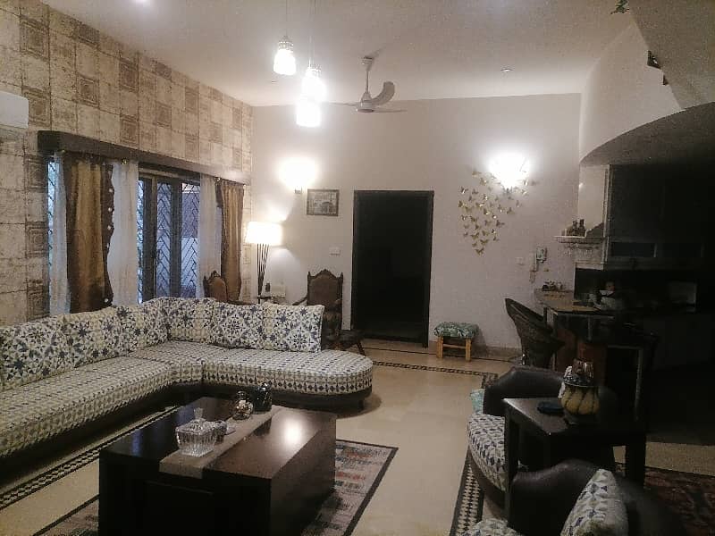 16.5 Marla Lavish House For Sale in Abdullah Garden Amina Block 0