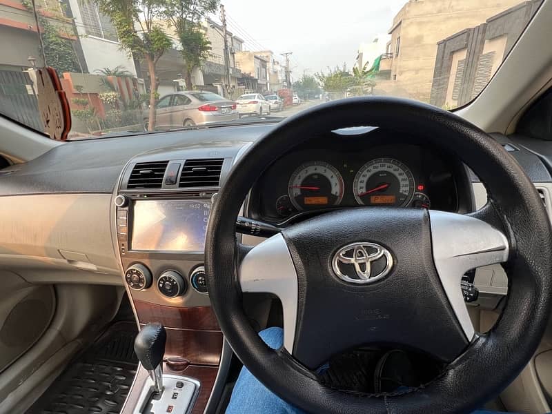 Toyota Corolla Altis 2011 5