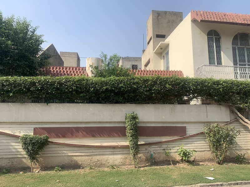 12 MARLA SINGLE STORY HOUSE IS AVAILABLE FOR SALE IN 50 FT ROAD 1