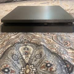 PS4 slim with two controllers