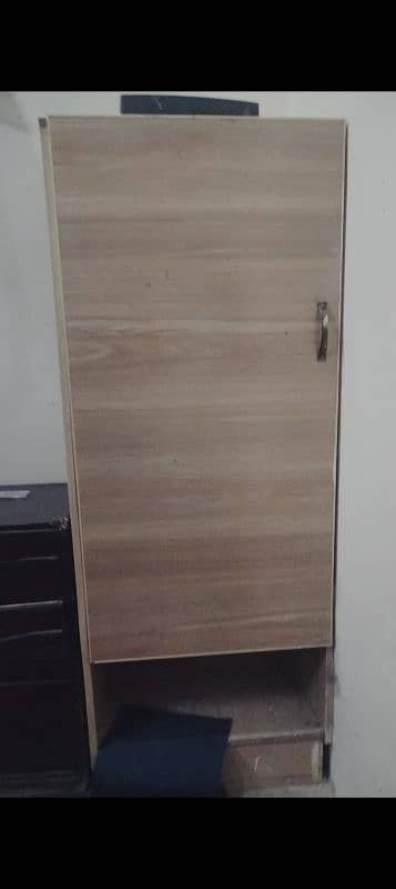 Almari / Cupboard 0