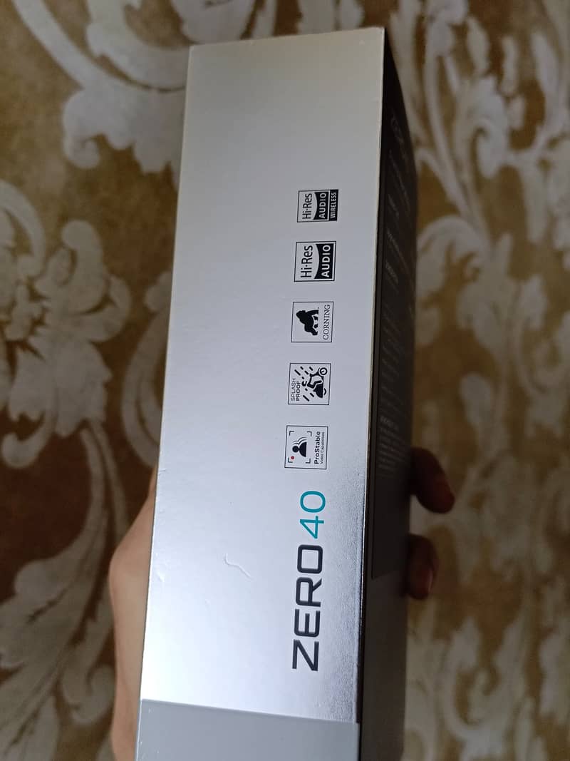 Infinix Zero 40 12