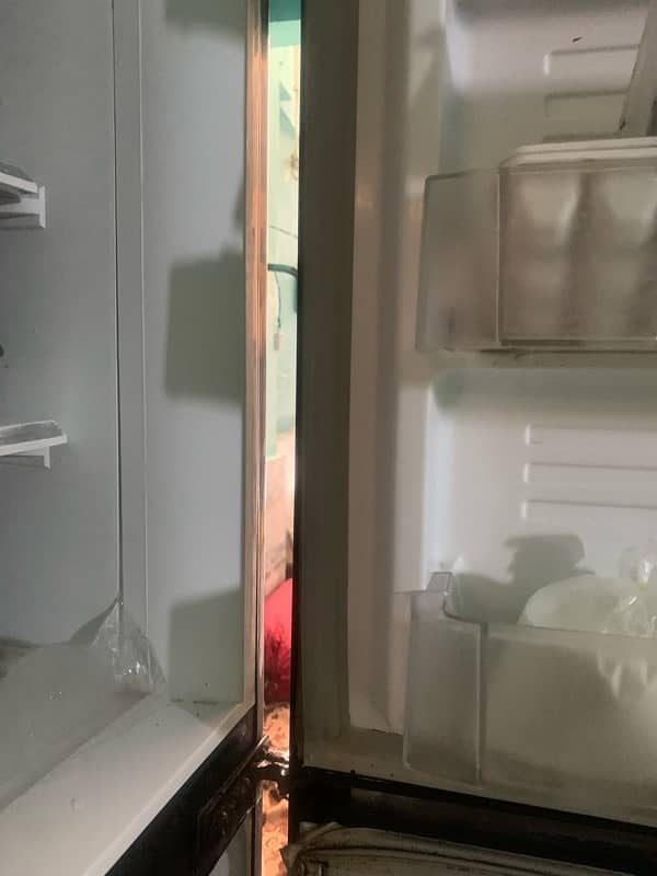 80,000 Pel Refrigerator Glass Dor Original Condition No Reapair 12