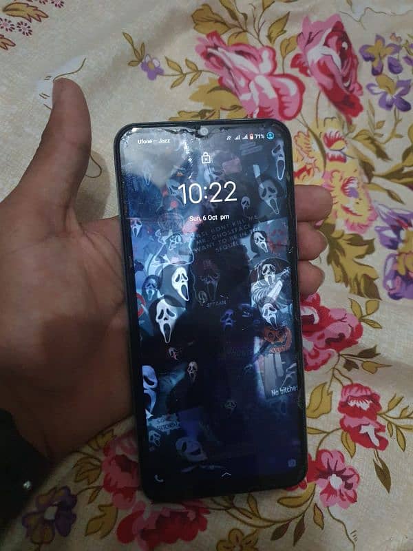 Vivo y21 4/64 plus 1 gb ram expandable 10/9 condition. 1