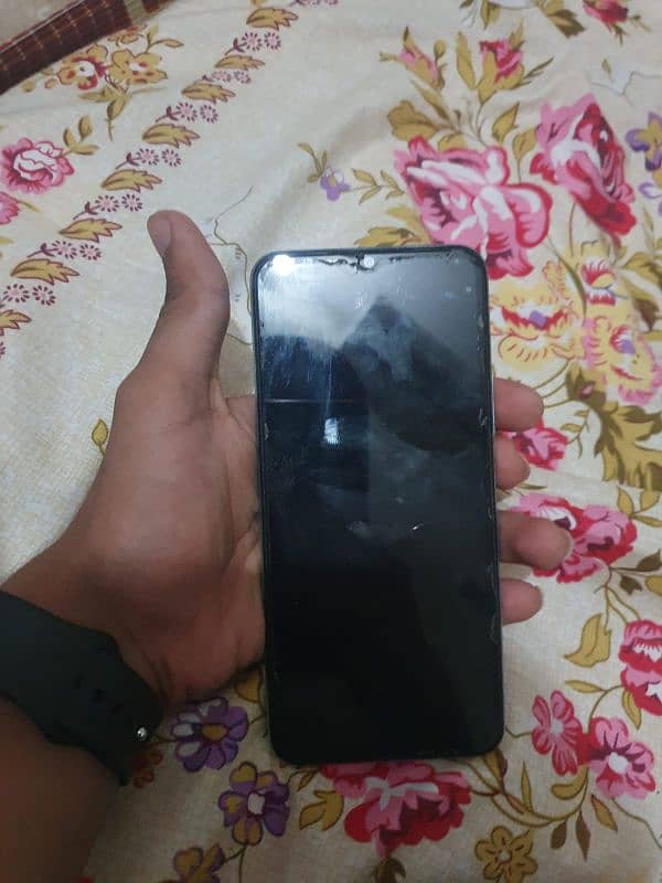 Vivo y21 4/64 plus 1 gb ram expandable 10/9 condition. 2